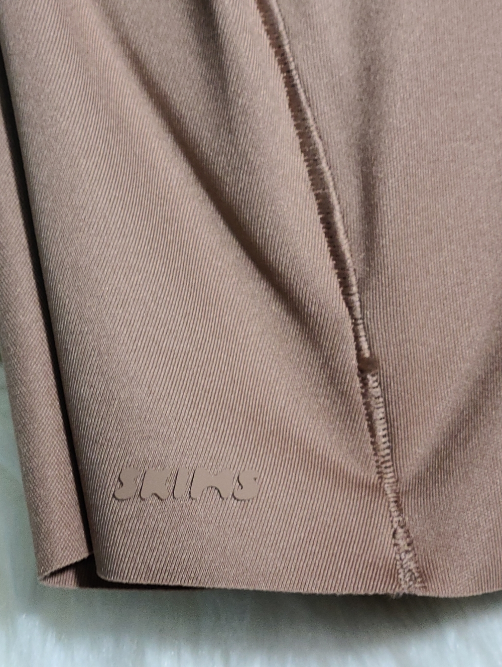 SKIMS Body Butt And Hip Enhancing Mid Thigh Short Tan Sienna Women Small NEW - Picture 5 of 8